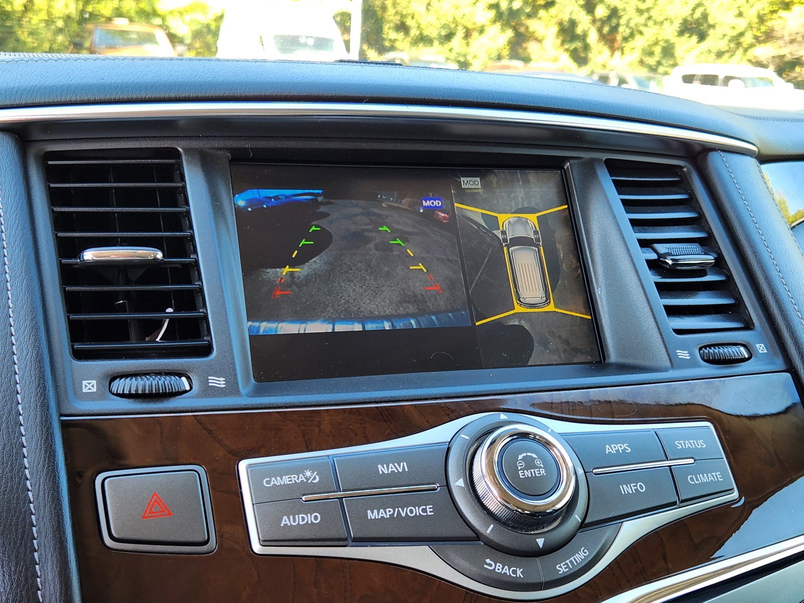 Used 2018 INFINITI QX80 4WD w/ Deluxe Technology Package image 24