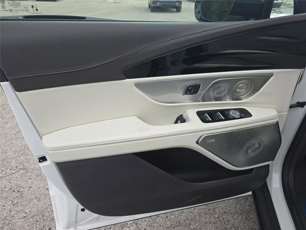 New 2026 Lincoln Nautilus Black Label image 12