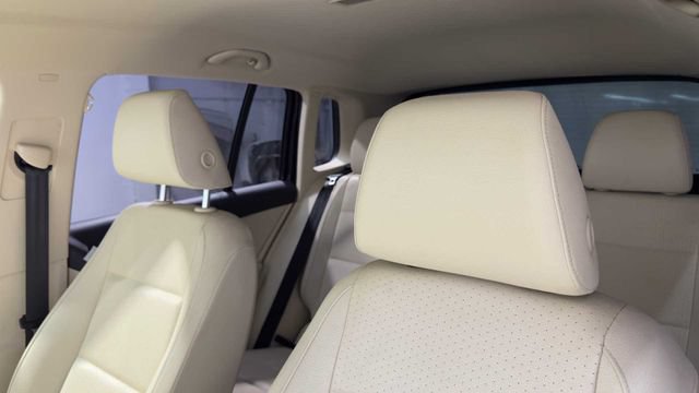 Used 2017 Volkswagen Tiguan S FWD image 23