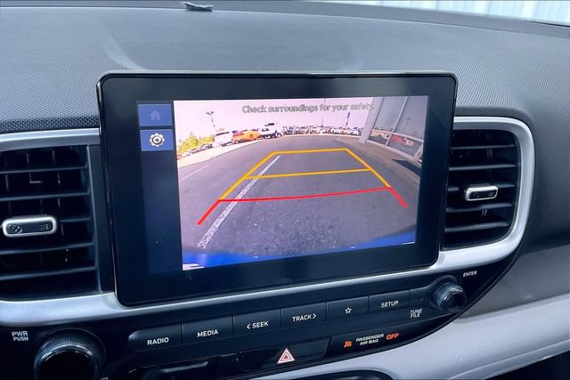 Certified 2024 Hyundai Venue SEL FWD image 21