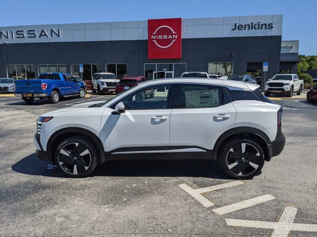 Certified 2025 Nissan Kicks SR image 9