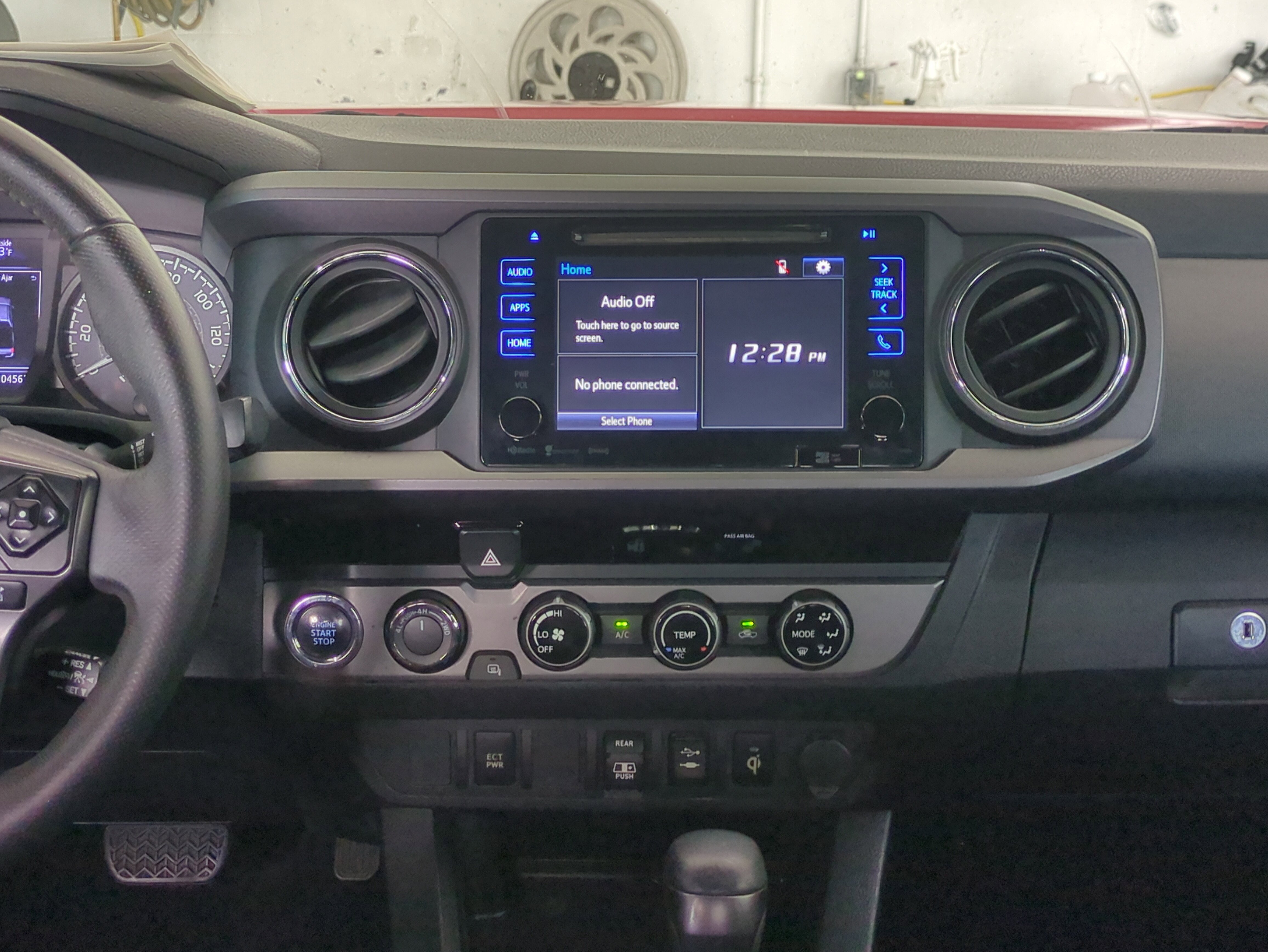 Used 2018 Toyota Tacoma TRD Off-Road image 20