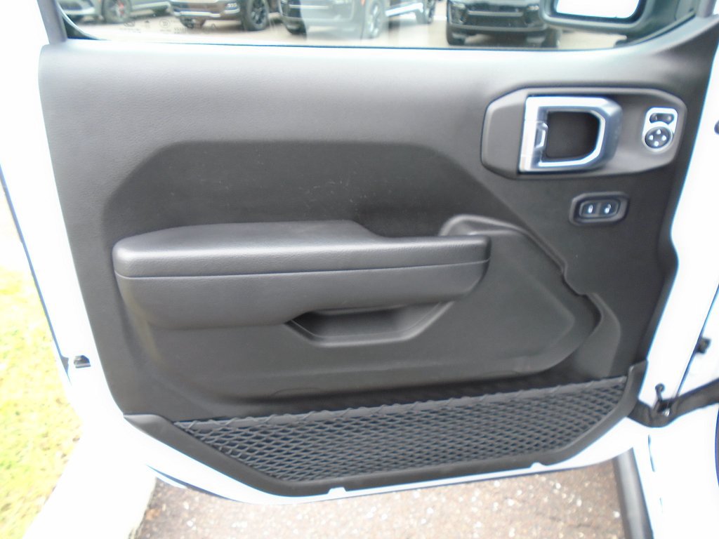 Used 2026 Jeep Gladiator Mojave AWD/4WD image 5