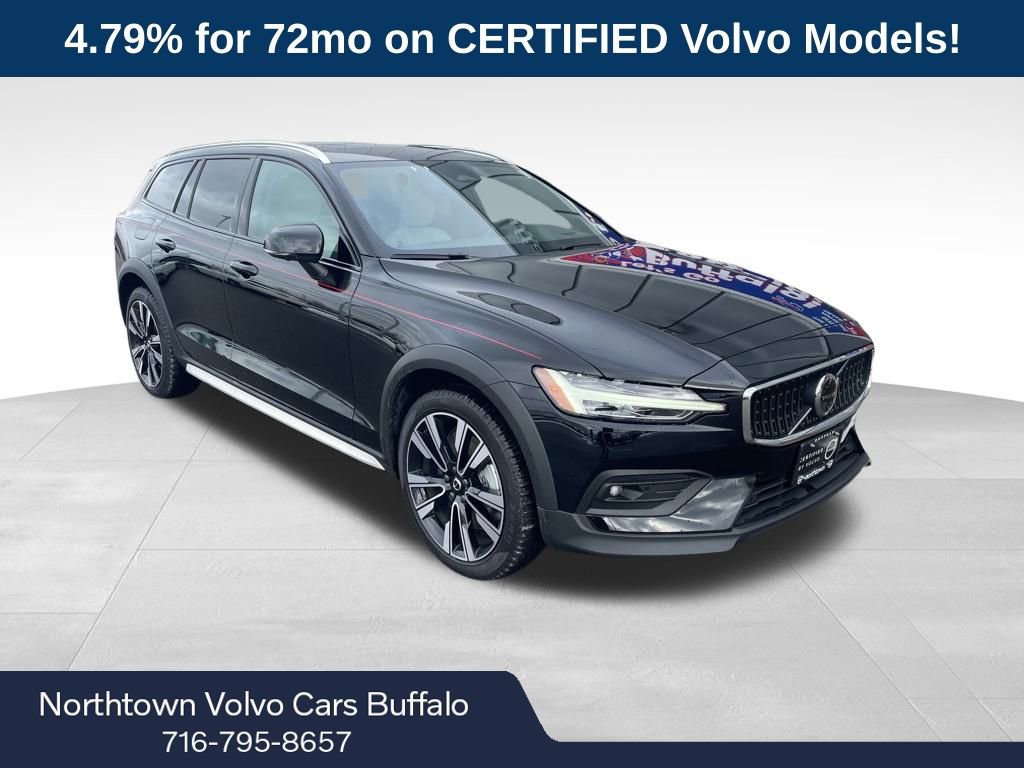 Certified 2025 Volvo V60 B5 Cross Country Ultra image 11