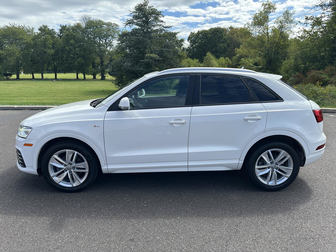 Used 2018 Audi Q3 2.0T Premium w/ Convenience Package AWD/4WD image 9
