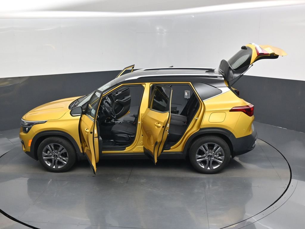 Certified 2022 Kia Seltos S image 17
