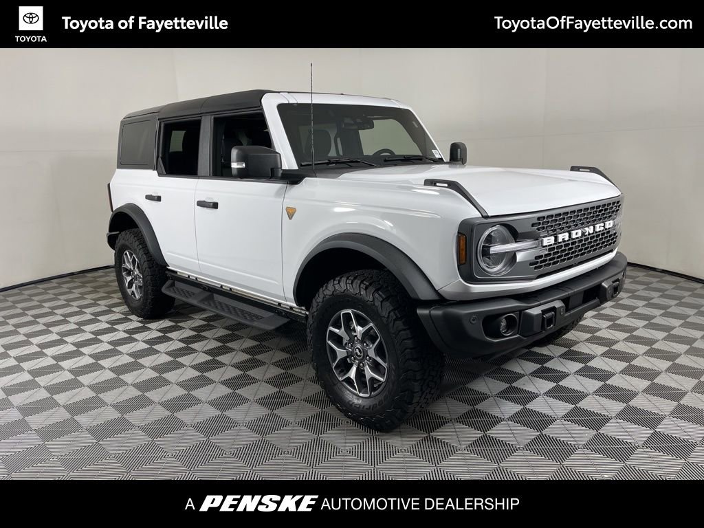 Used 2025 Ford Bronco Badlands image 15