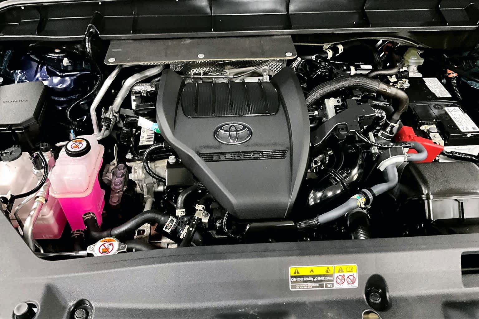 Used 2023 Toyota Highlander XLE AWD/4WD image 32