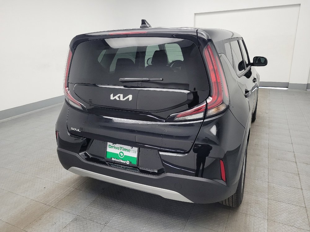 Used 2025 Kia Soul LX FWD image 7