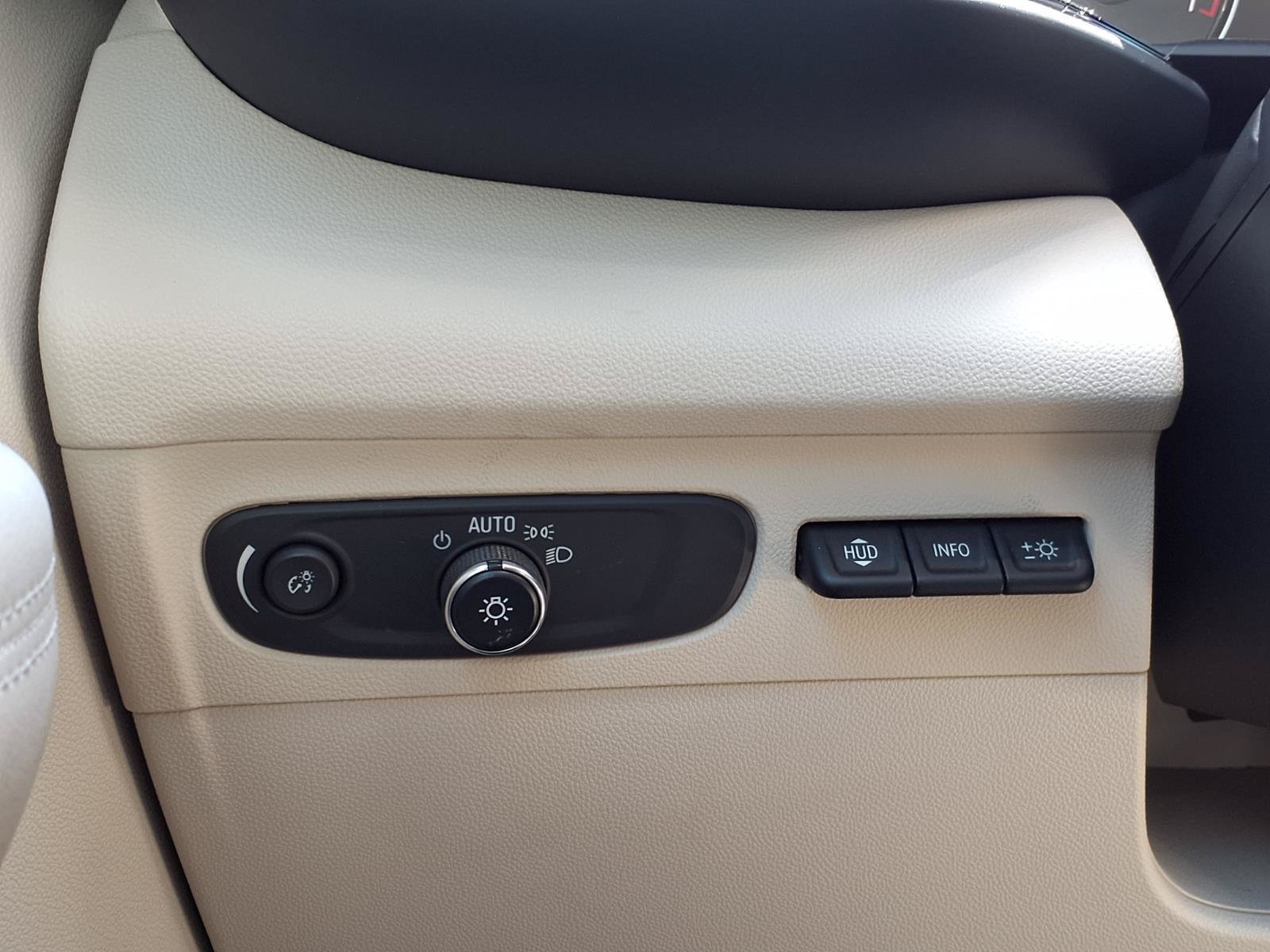 Used 2021 Buick Envision Avenir w/ Technology Package II FWD image 24