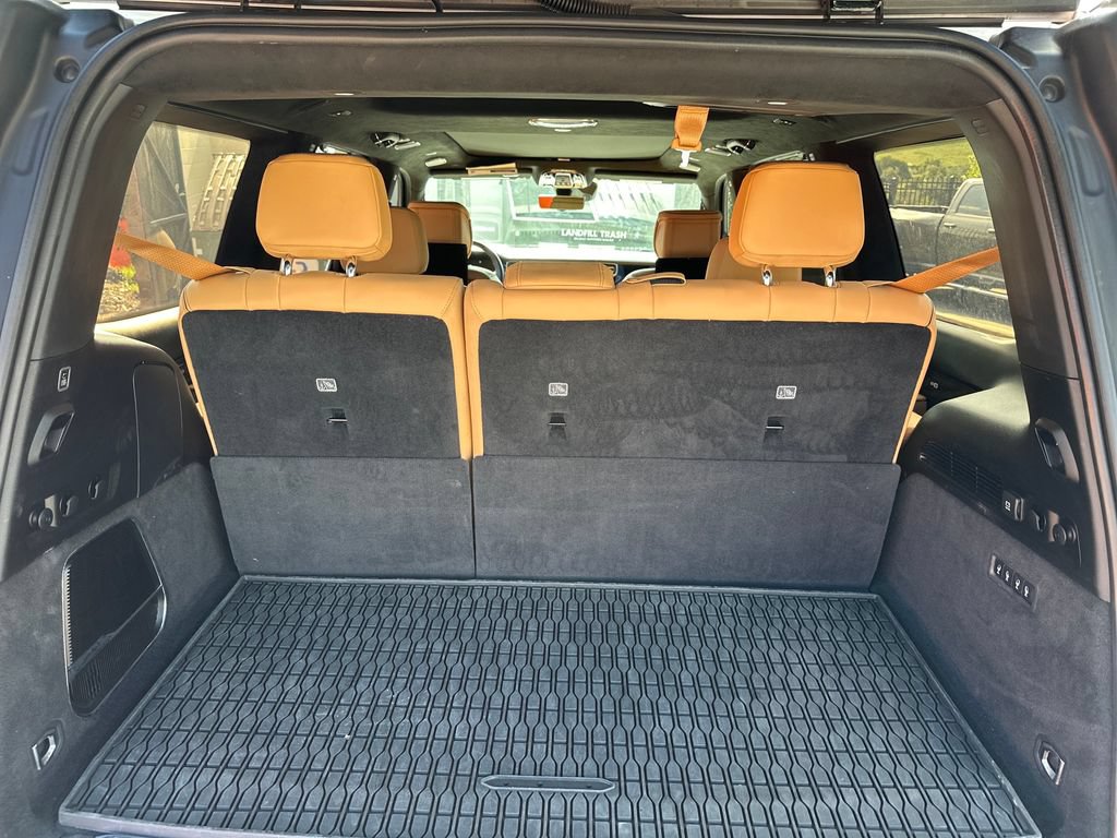 Used 2022 Jeep Grand Wagoneer Series III w/ Rear Seat Video Group 1 AWD/4WD image 39