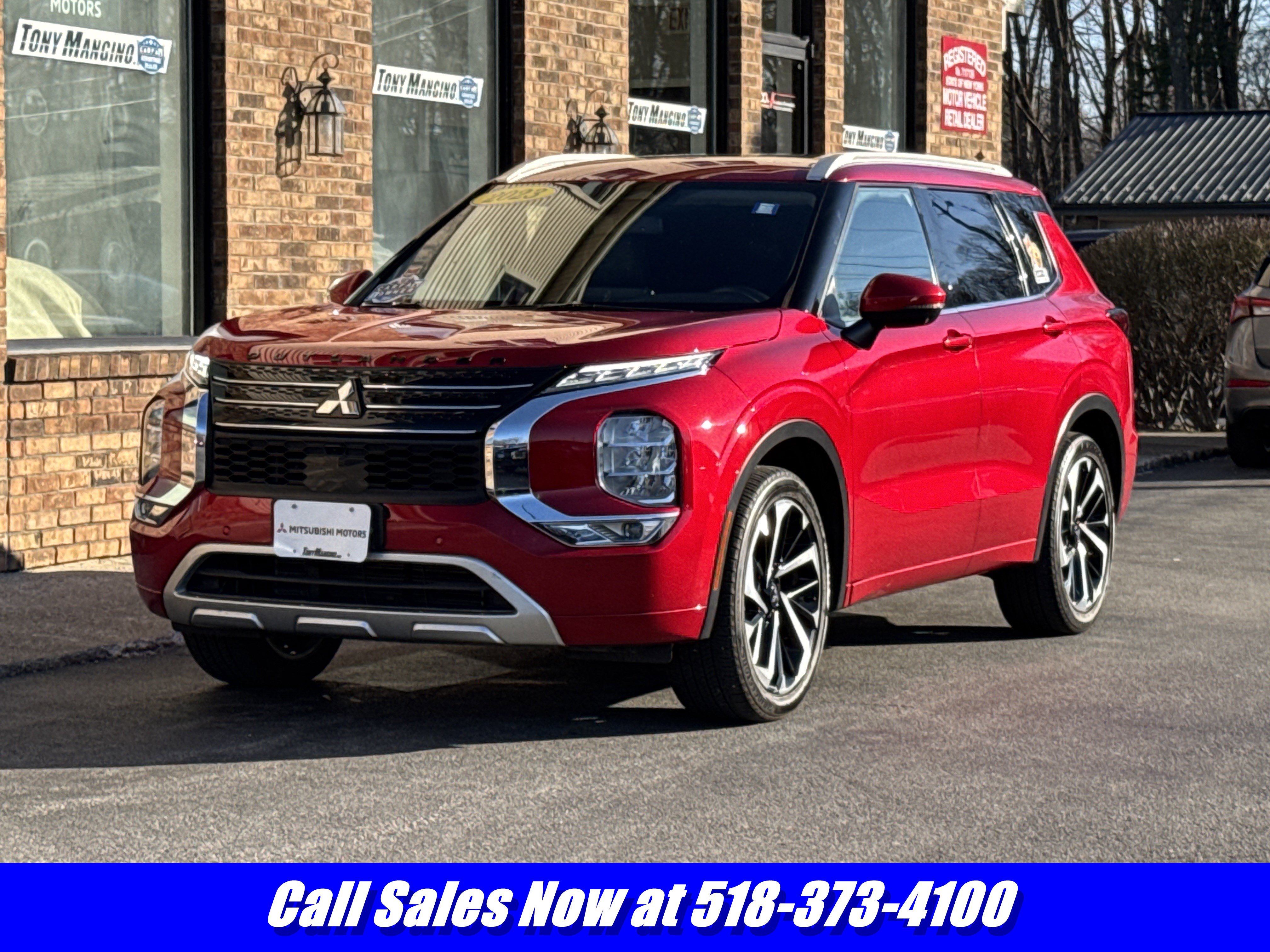 Used 2023 Mitsubishi Outlander SEL FWD image 1