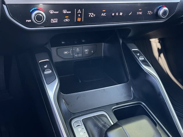 Used 2024 Kia Sorento S w/ Panoramic Sunroof Package FWD image 18