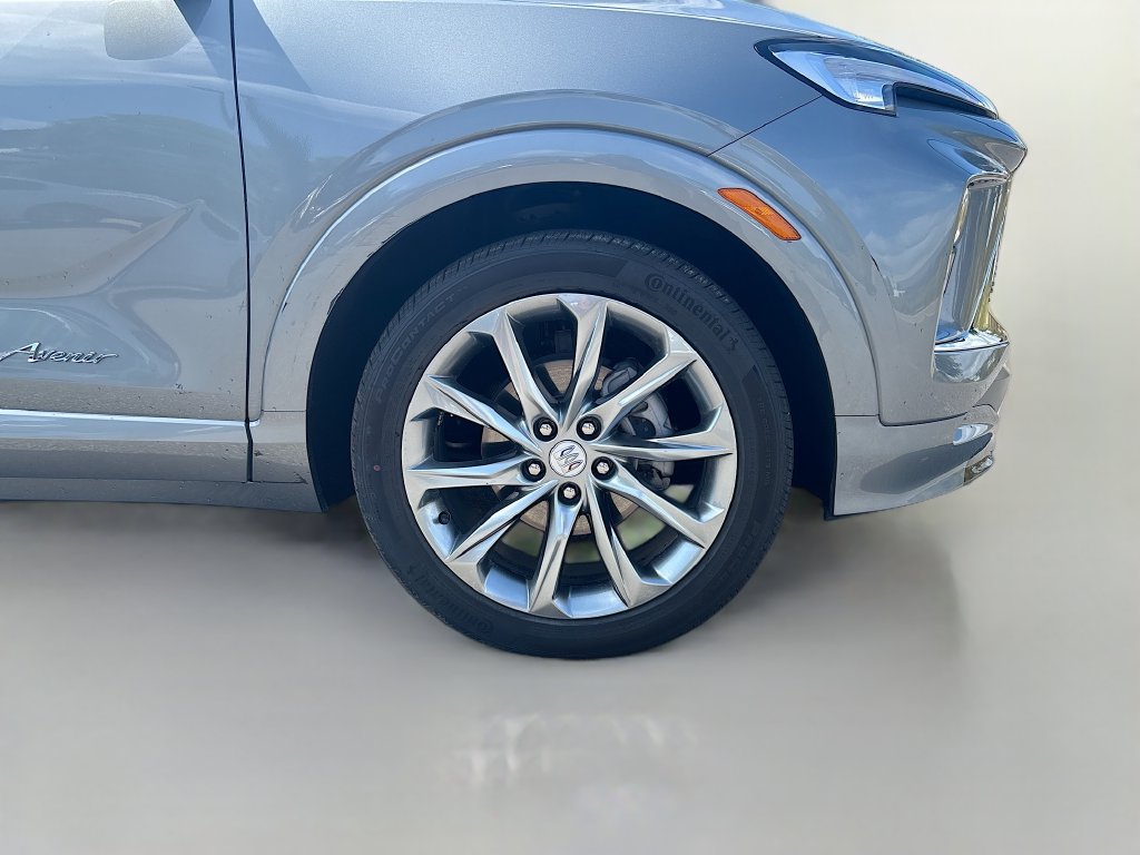 Used 2025 Buick Encore GX Avenir w/ Avenir Technology Package FWD image 11