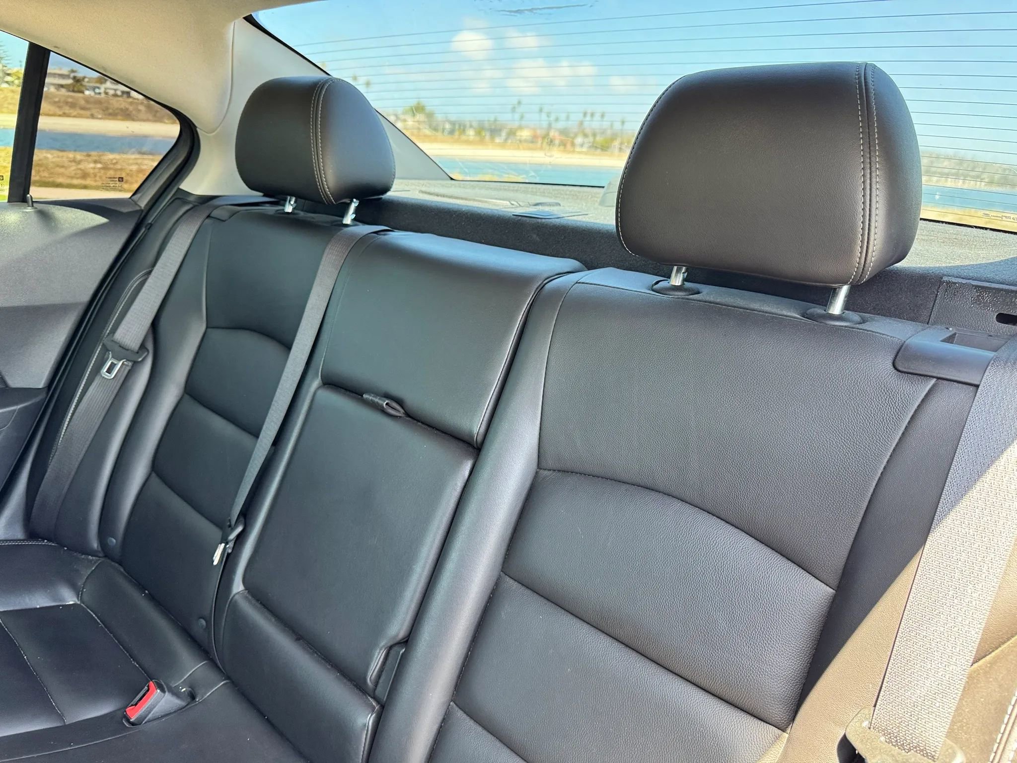 Used 2016 Chevrolet Cruze LTZ w/ Sun, Sound and Sport Package FWD image 33