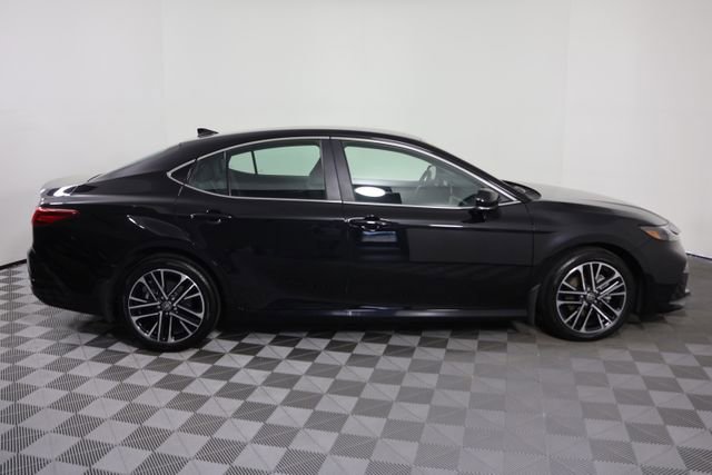 Used 2026 Toyota Camry XLE FWD image 9