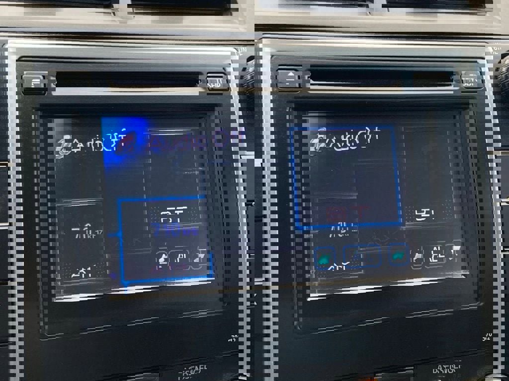 Used 2012 Toyota Camry LE FWD image 20