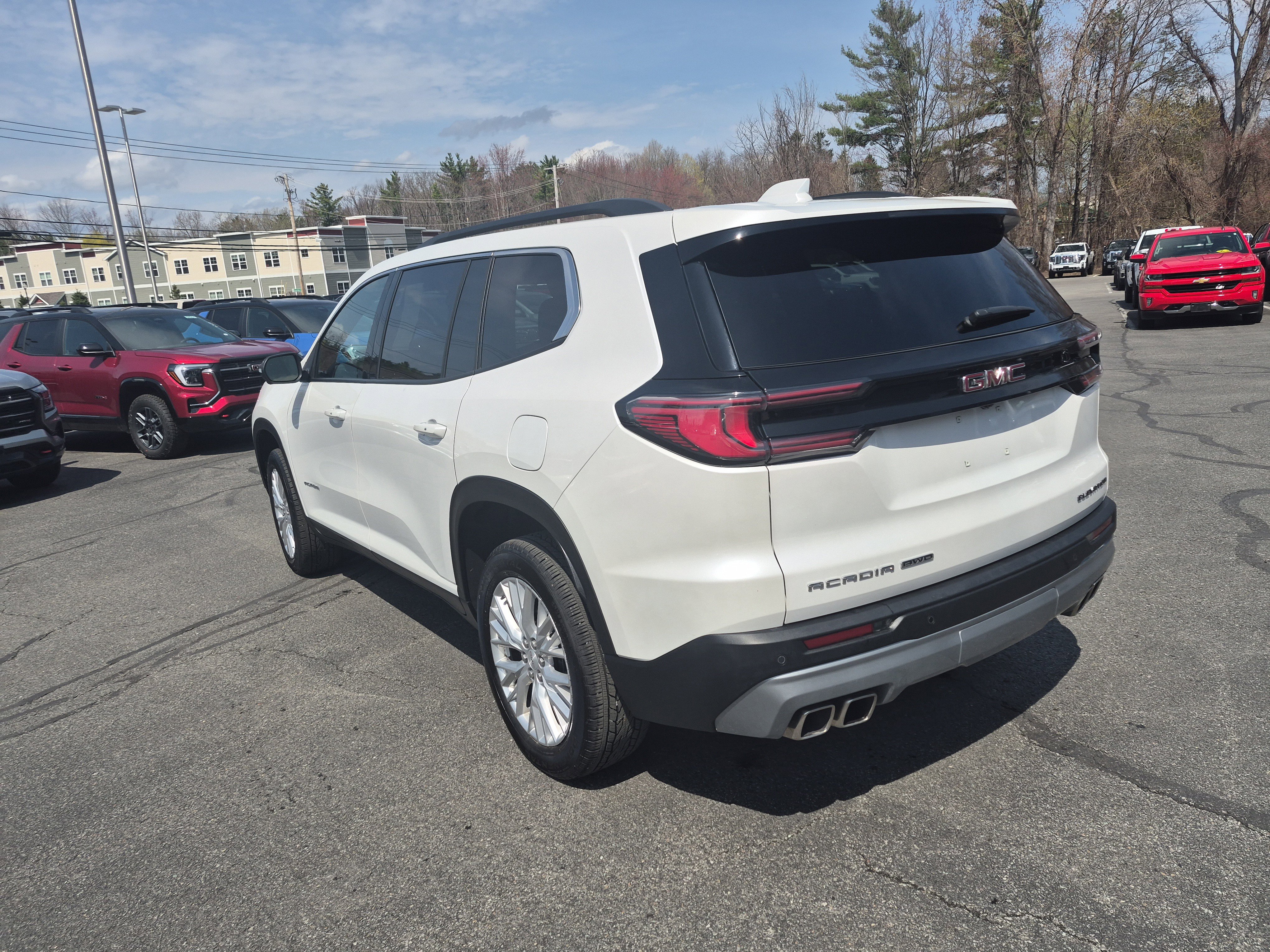Certified 2024 GMC Acadia Elevation w/ Luxury Package AWD/4WD image 5