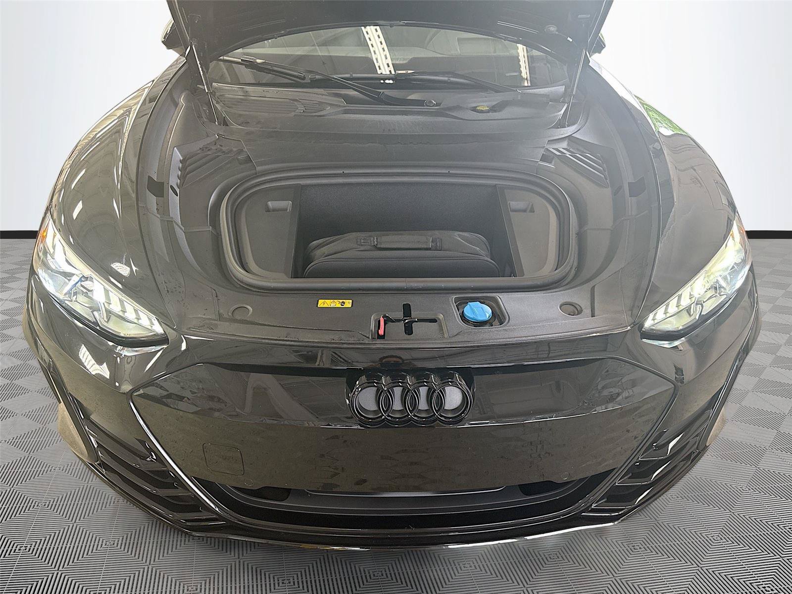 Used 2023 Audi RS e-tron GT w/ Carbon Performance Package AWD/4WD image 30