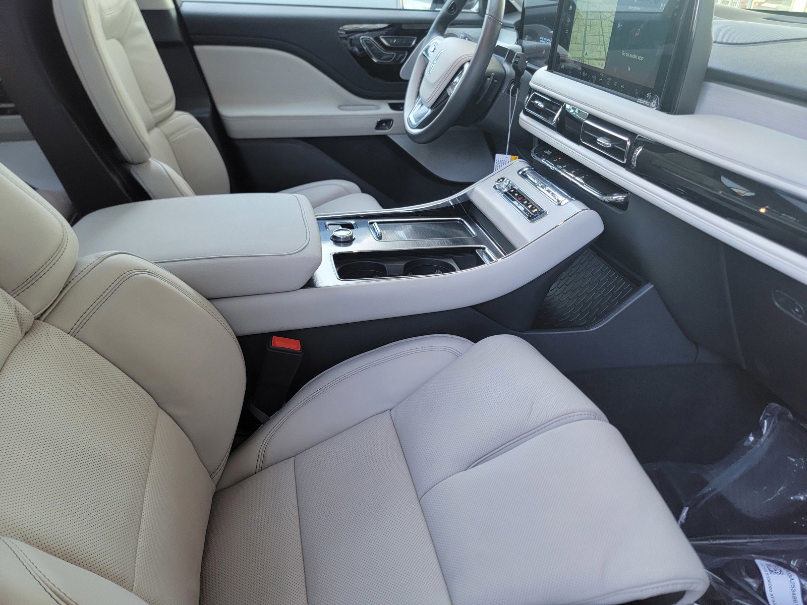 New 2026 Lincoln Aviator Reserve w/ Luxury Package image 16