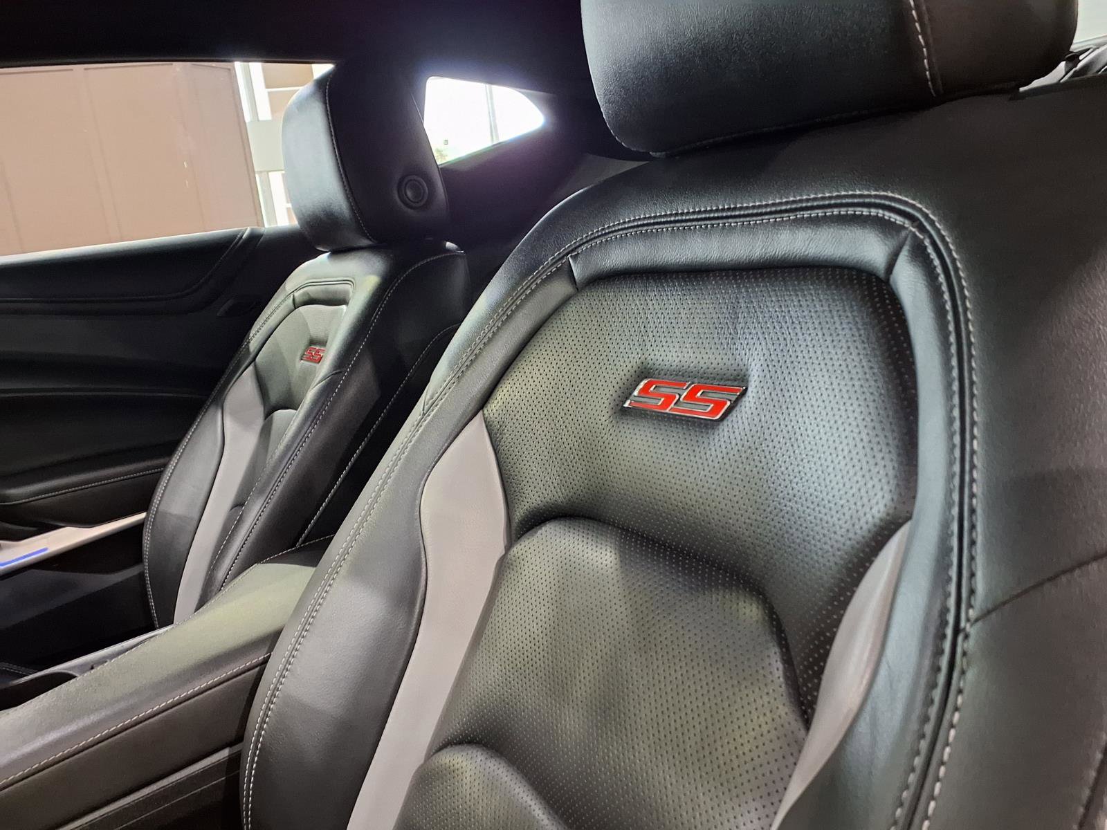 Used 2022 Chevrolet Camaro SS RWD image 15