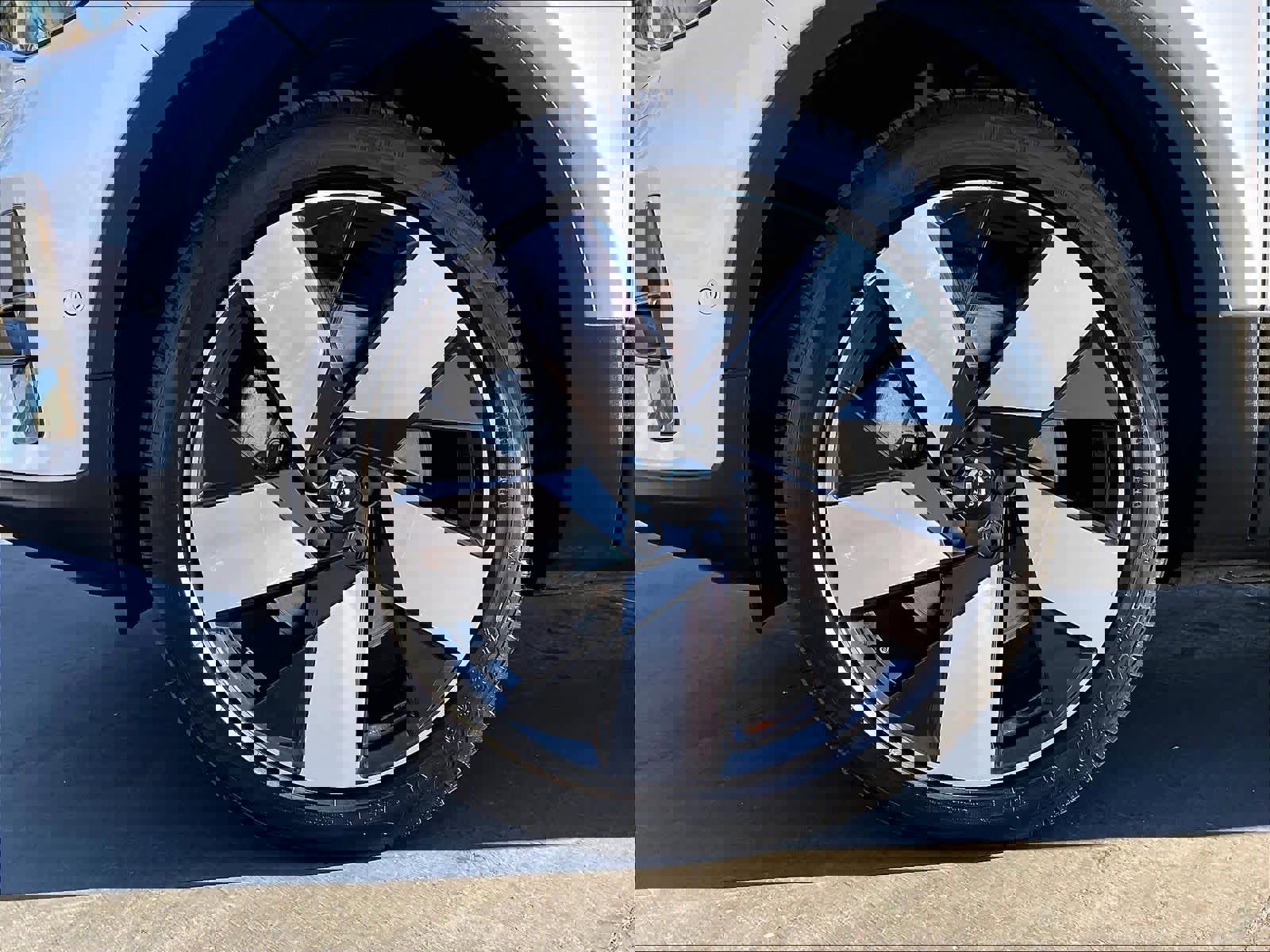 Used 2023 Volvo XC40 Recharge Ultimate w/ Protection Package Premier image 12