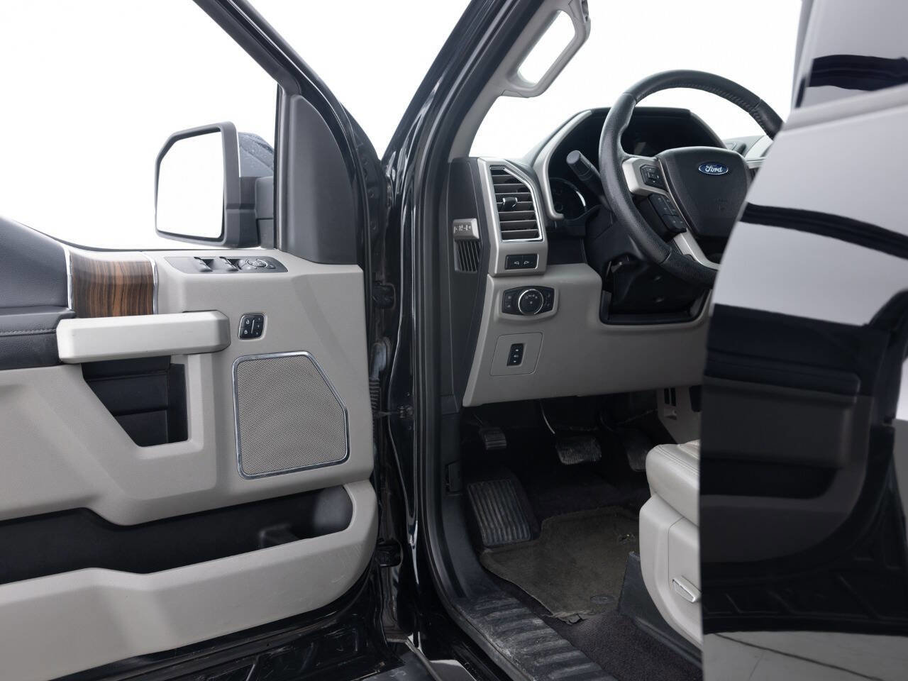 Used 2016 Ford F150 Lariat AWD/4WD image 28
