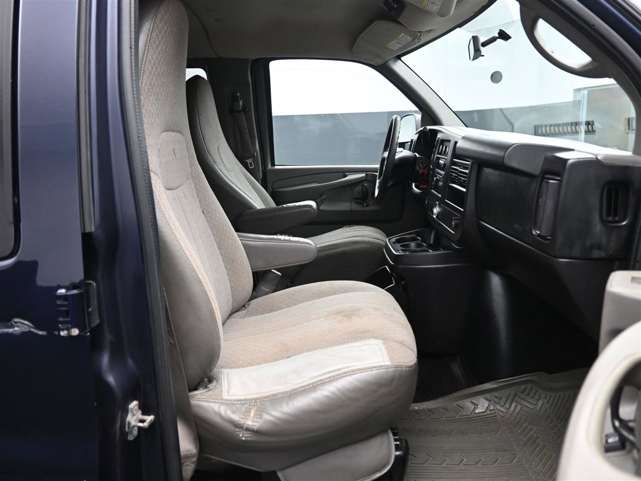 Used 2014 Chevrolet Express 3500 LT w/ LT Preferred Equipment Group image 9