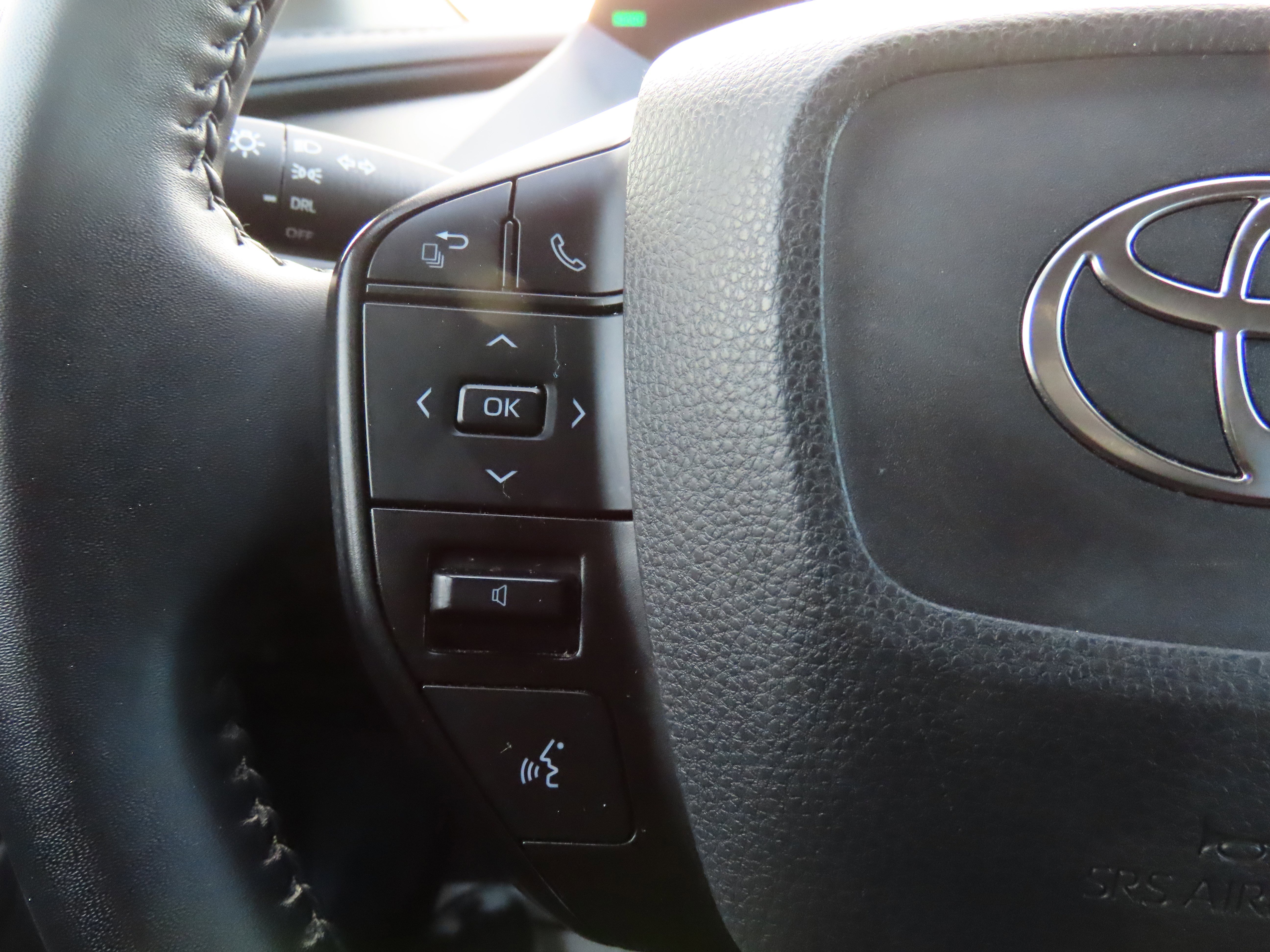 Used 2024 Toyota Prius LE image 29