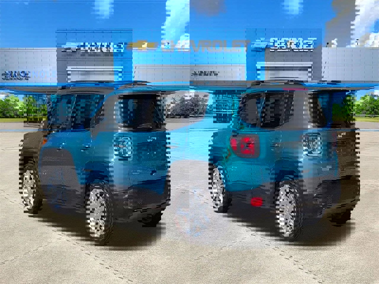 Used 2021 Jeep Renegade Latitude image 3