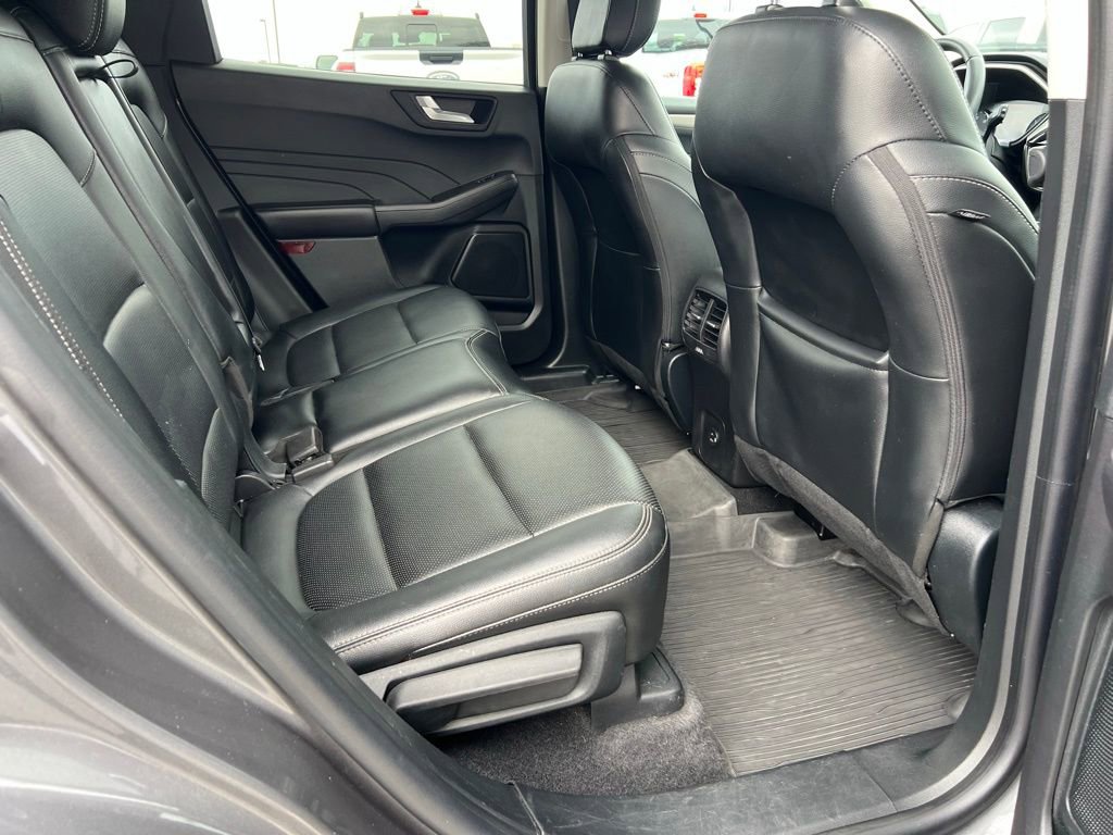 Used 2022 Ford Escape SEL image 16