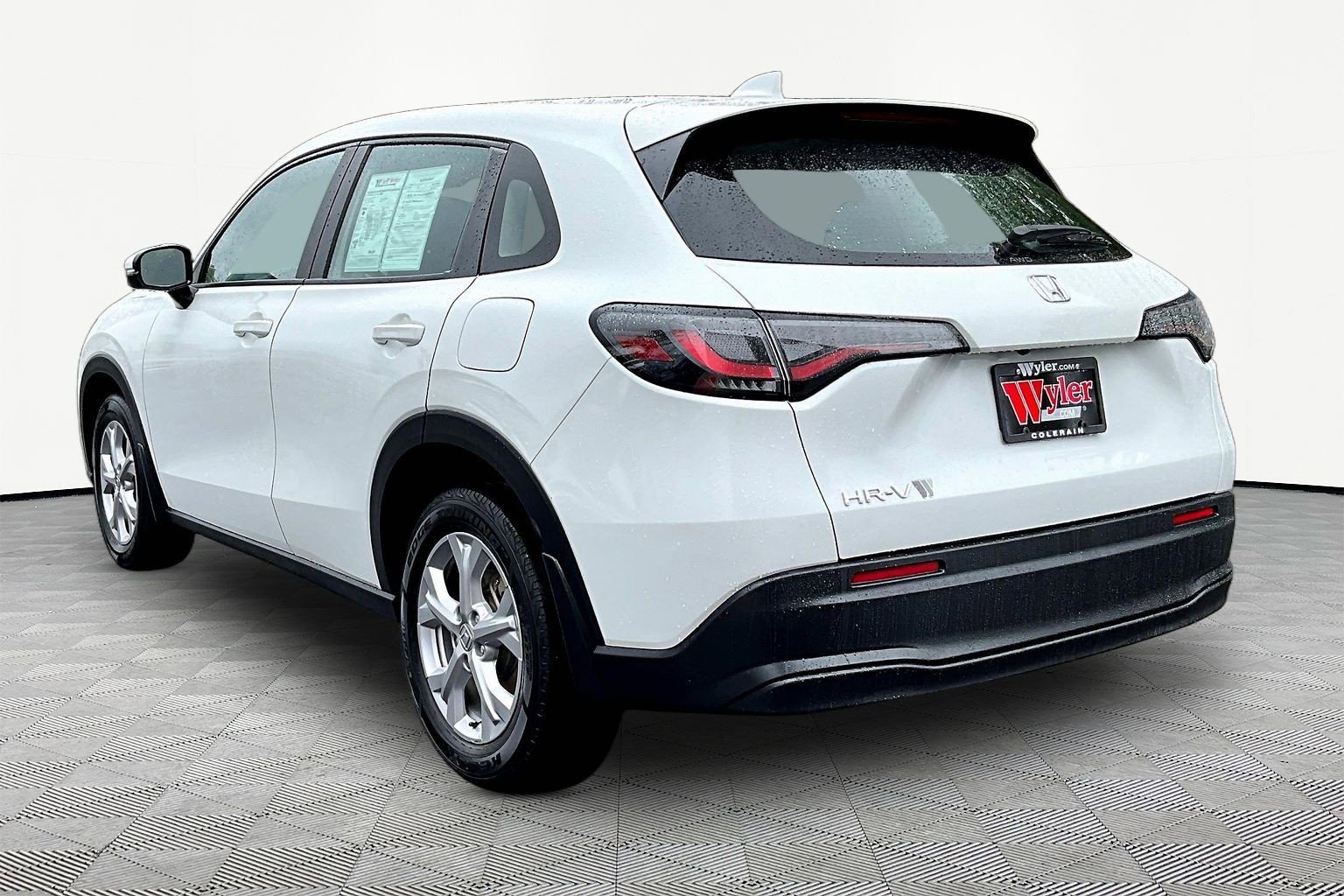 Used 2023 Honda HR-V LX image 4