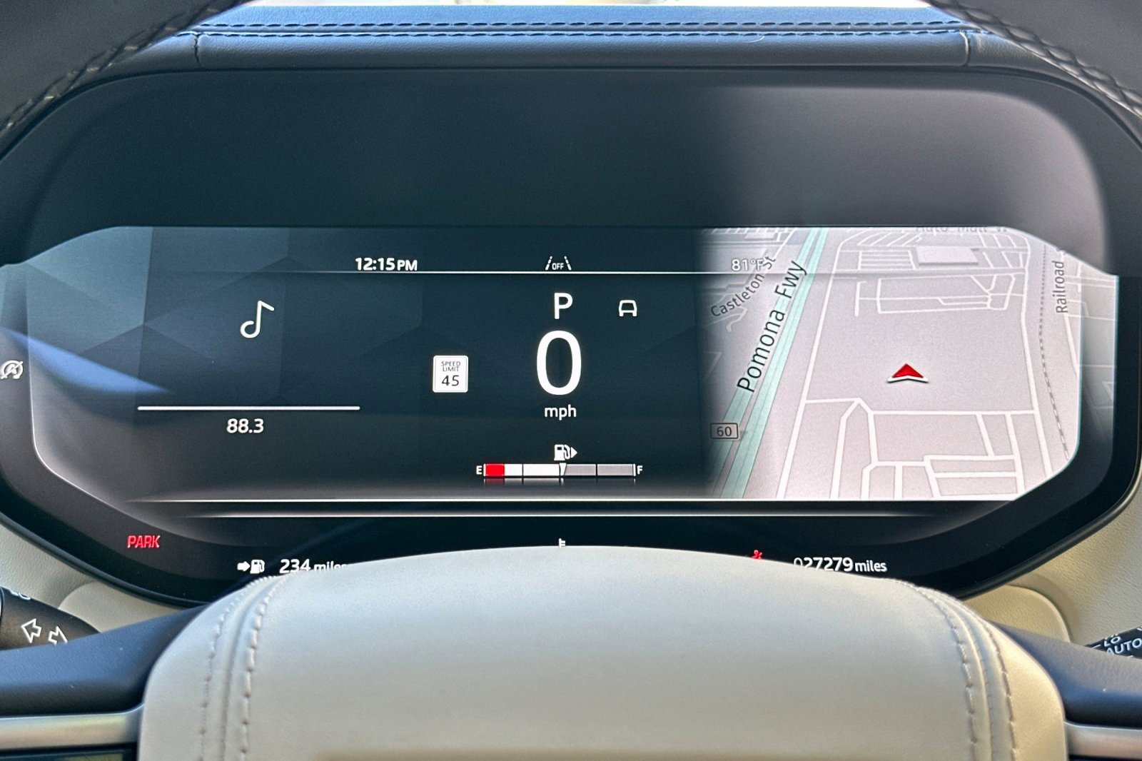 Certified 2024 Land Rover Range Rover SE image 30