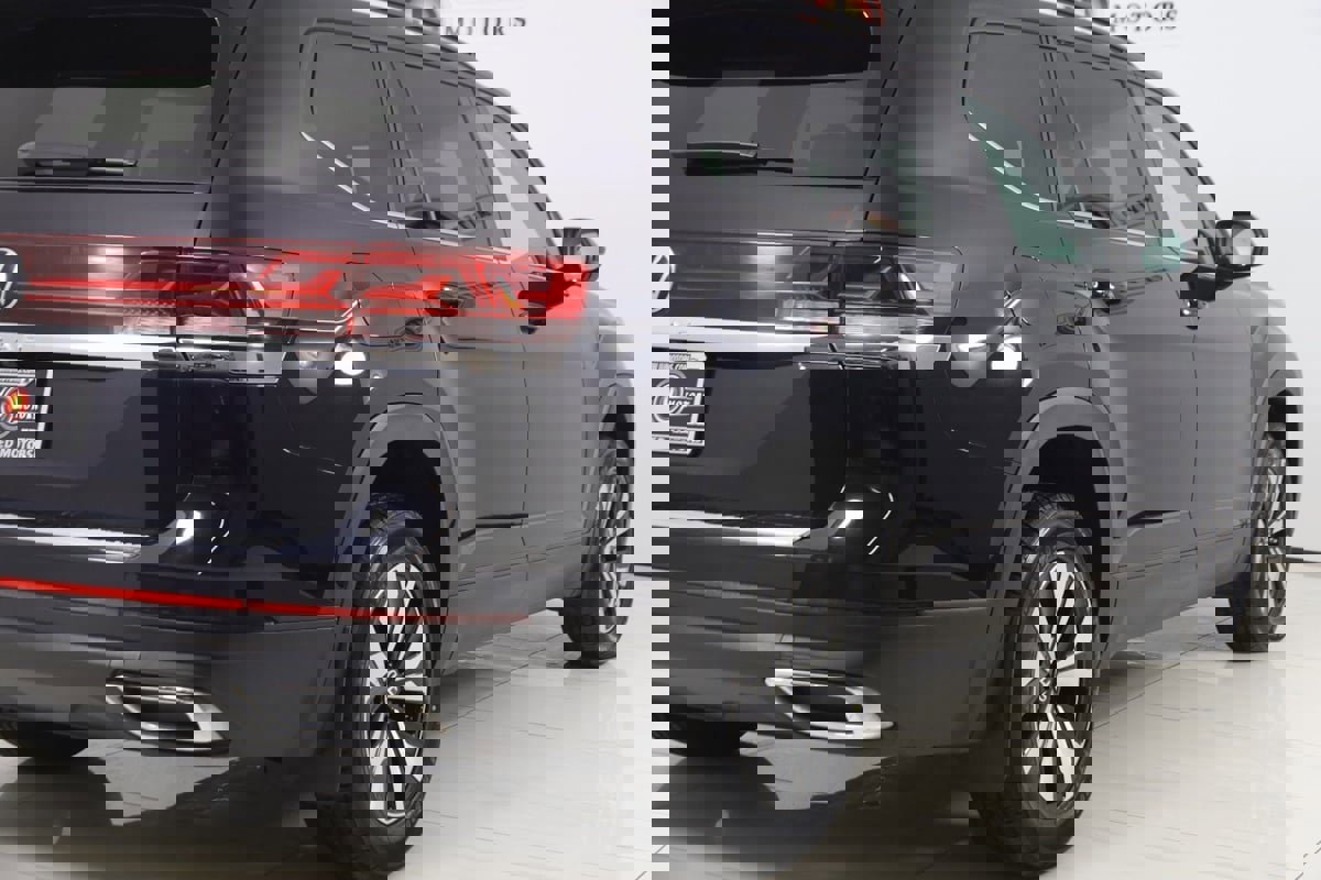 Used 2024 Volkswagen Atlas SE image 43