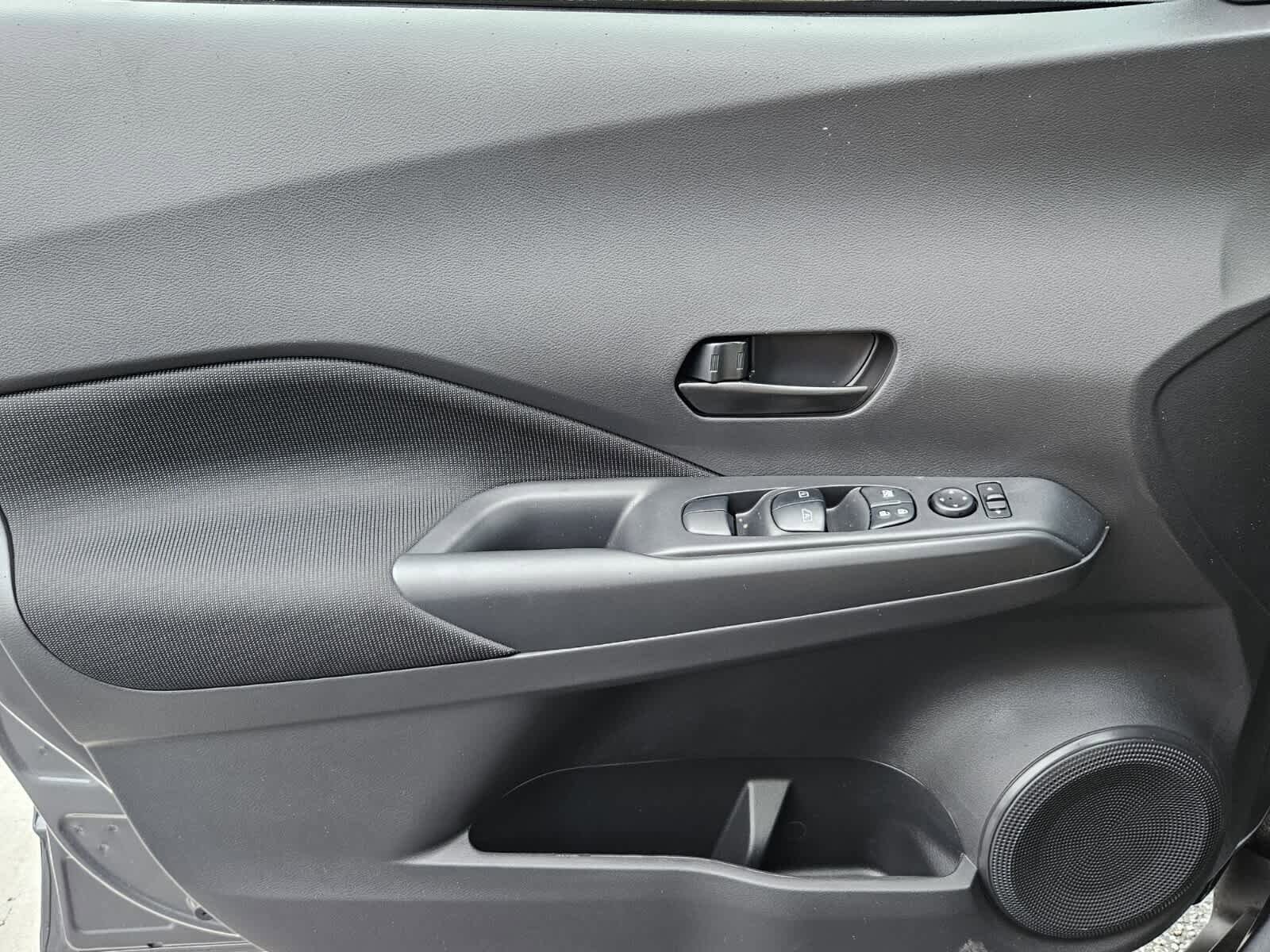 New 2025 Nissan Kicks Play S image 15