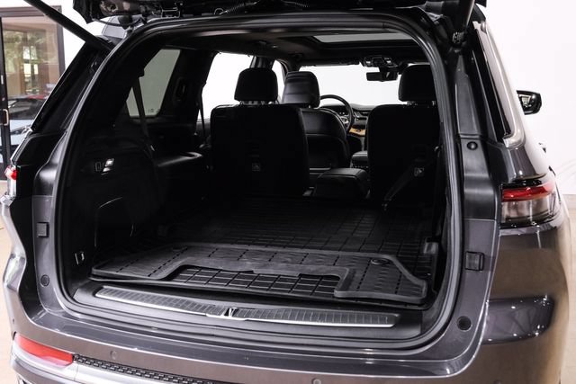 Used 2023 Jeep Grand Cherokee L Summit AWD/4WD image 28