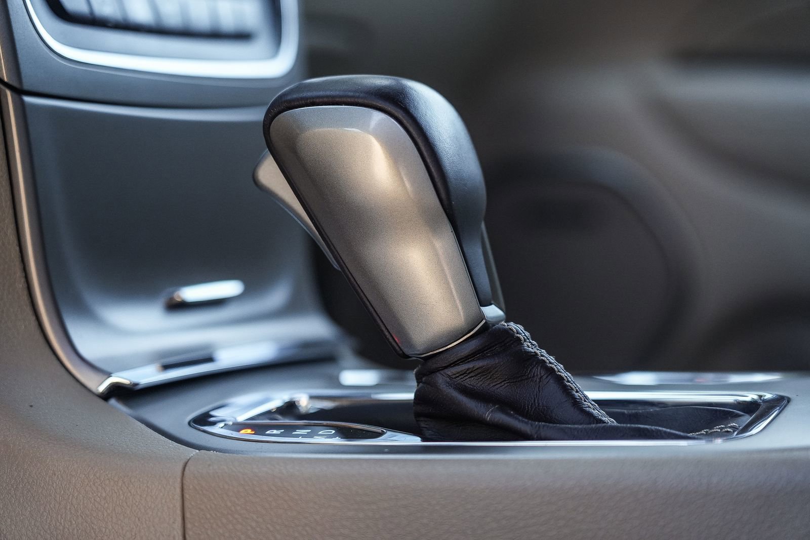 Used 2018 Jeep Grand Cherokee Overland image 23