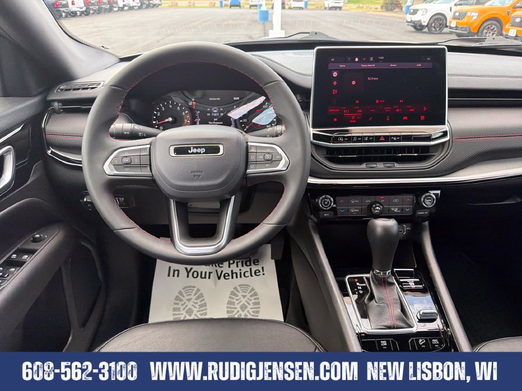 Used 2025 Jeep Compass Trailhawk AWD/4WD image 13
