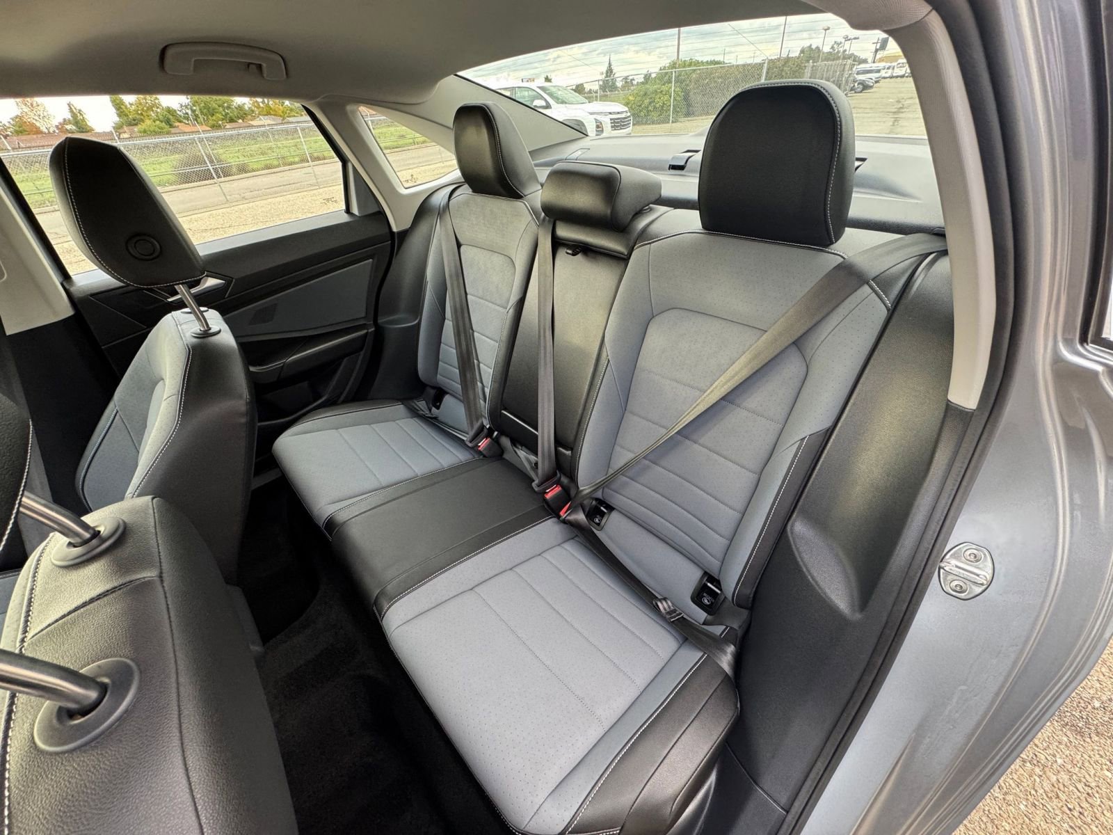 Used 2025 Volkswagen Jetta SE image 39