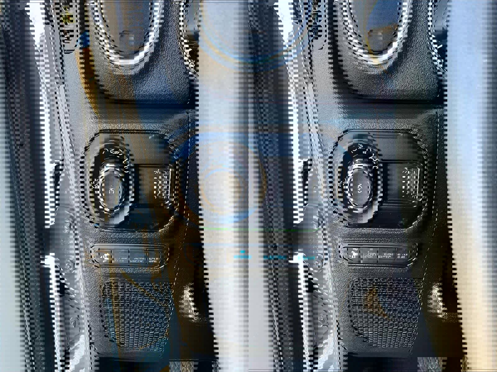 Used 2023 Jeep Wrangler Sahara w/ Cold Weather Group image 27