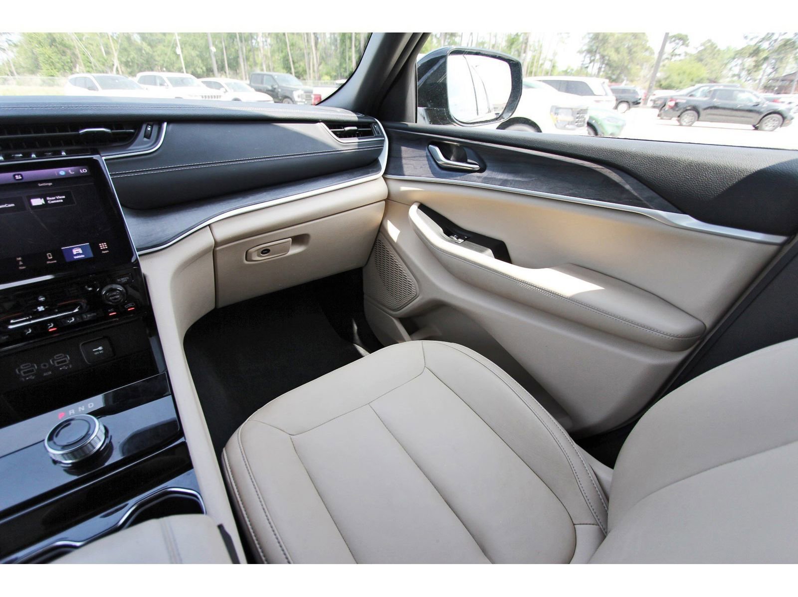 Used 2023 Jeep Grand Cherokee L Limited image 12