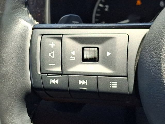 Used 2023 Nissan Pathfinder SL AWD/4WD image 21