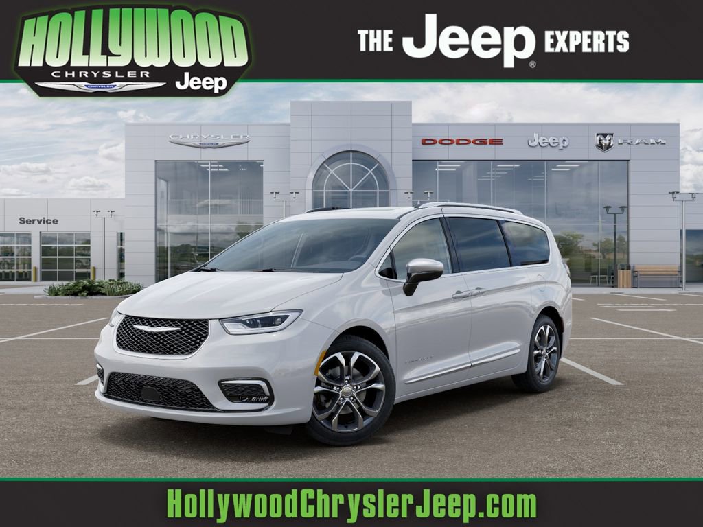 New 2025 Chrysler Pacifica Pinnacle w/ Trailer Tow Group