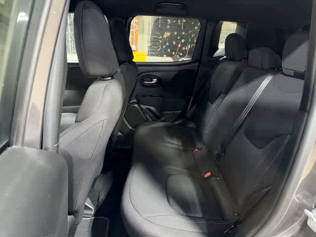 Used 2021 Jeep Renegade Latitude AWD/4WD image 17