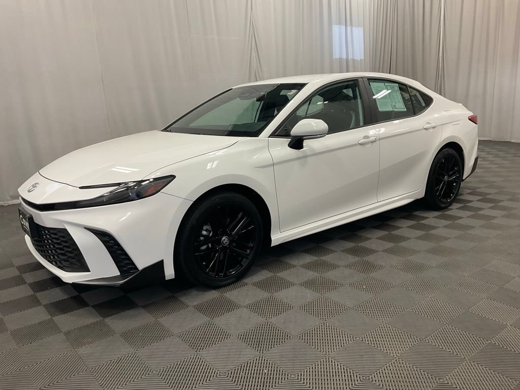 Used 2025 Toyota Camry SE AWD/4WD image 5