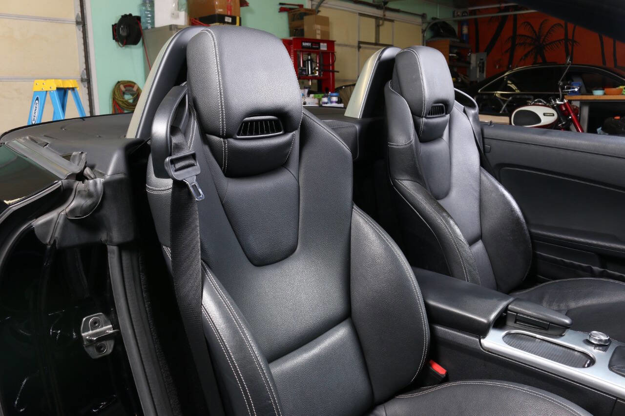 Used 2014 Mercedes-Benz SLK 250 w/ Premium Package image 48