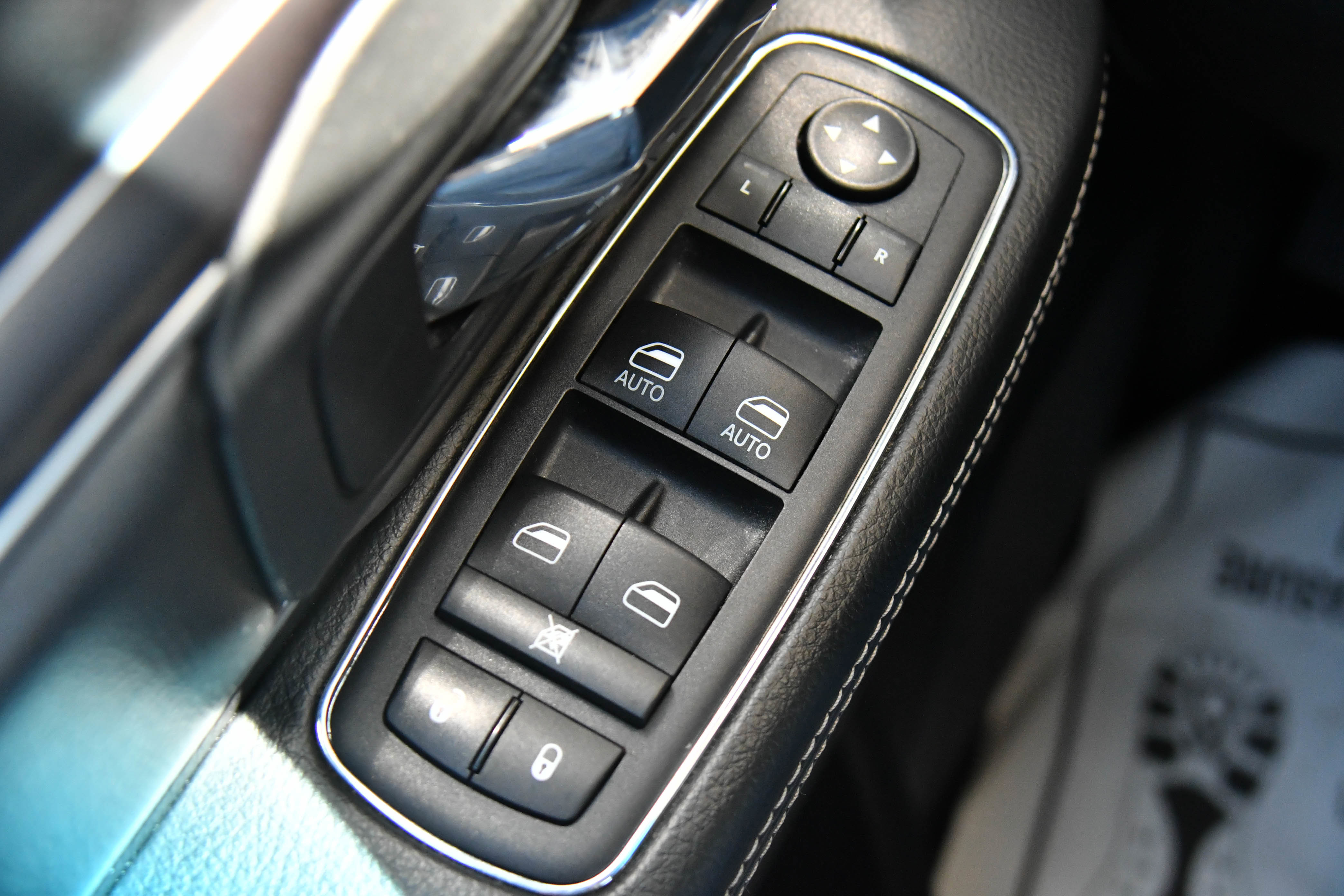 Used 2023 RAM 1500 Classic Warlock AWD/4WD image 31