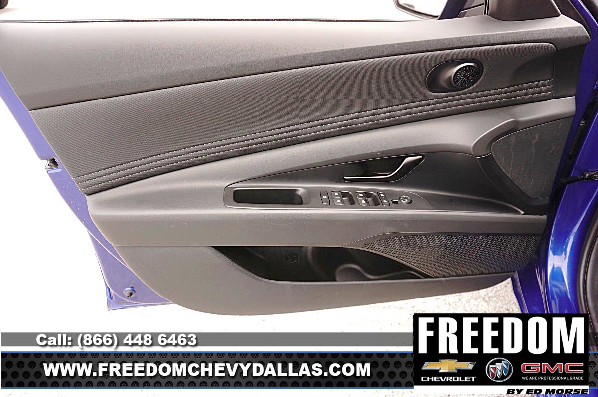 Used 2025 Hyundai Elantra Sport FWD image 32