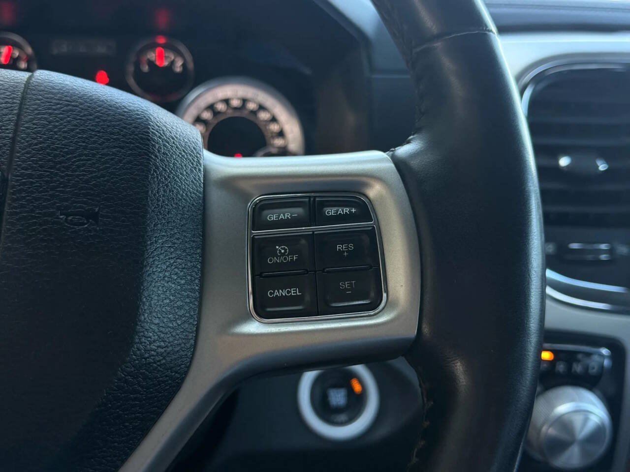 Used 2018 RAM 1500 Laramie w/ Convenience Group AWD/4WD image 37