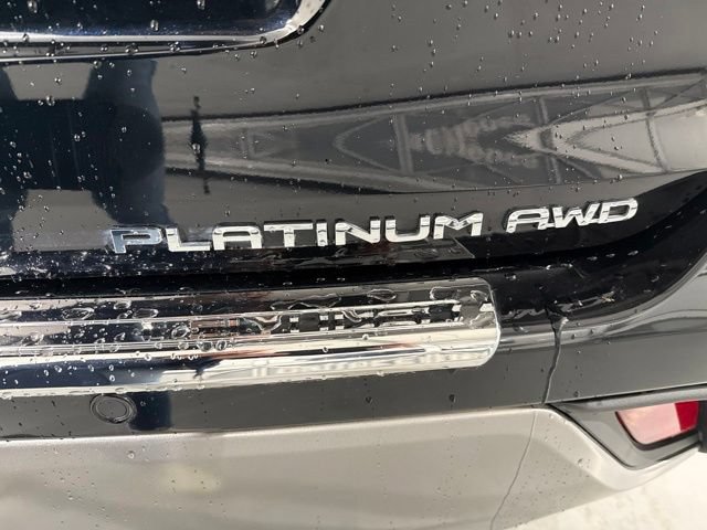 Used 2025 Toyota Highlander Platinum AWD/4WD image 10